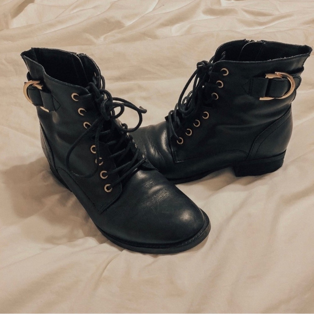 Combat boots